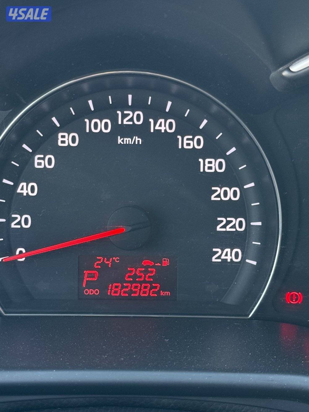 للبيع جيب كيا سورينتو وكالة الكويت8