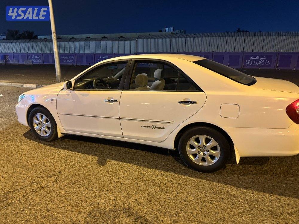 للبيع كامري 20040