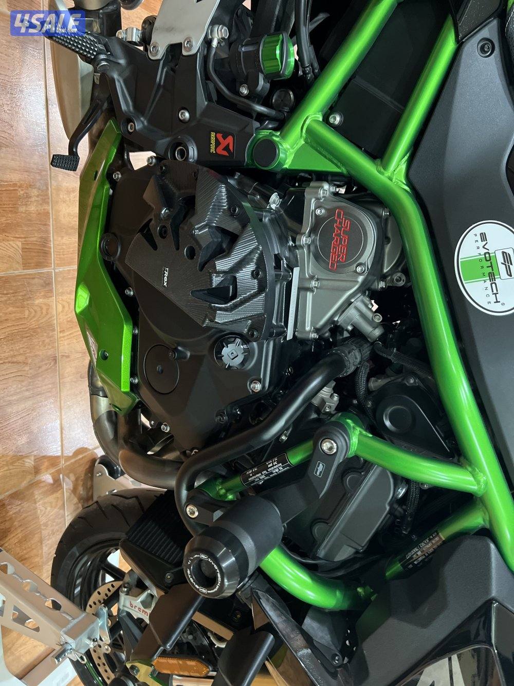 2022 Kawasaki Zh2 SE, 6200 KLM، Electrical Suspension.4