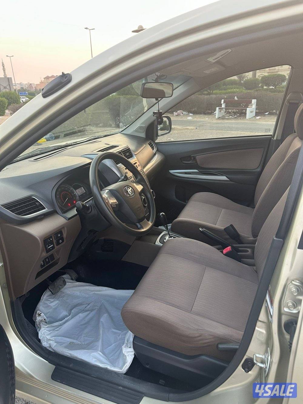 للبيع افانزا 2017 شرط الفحص عداد 1804