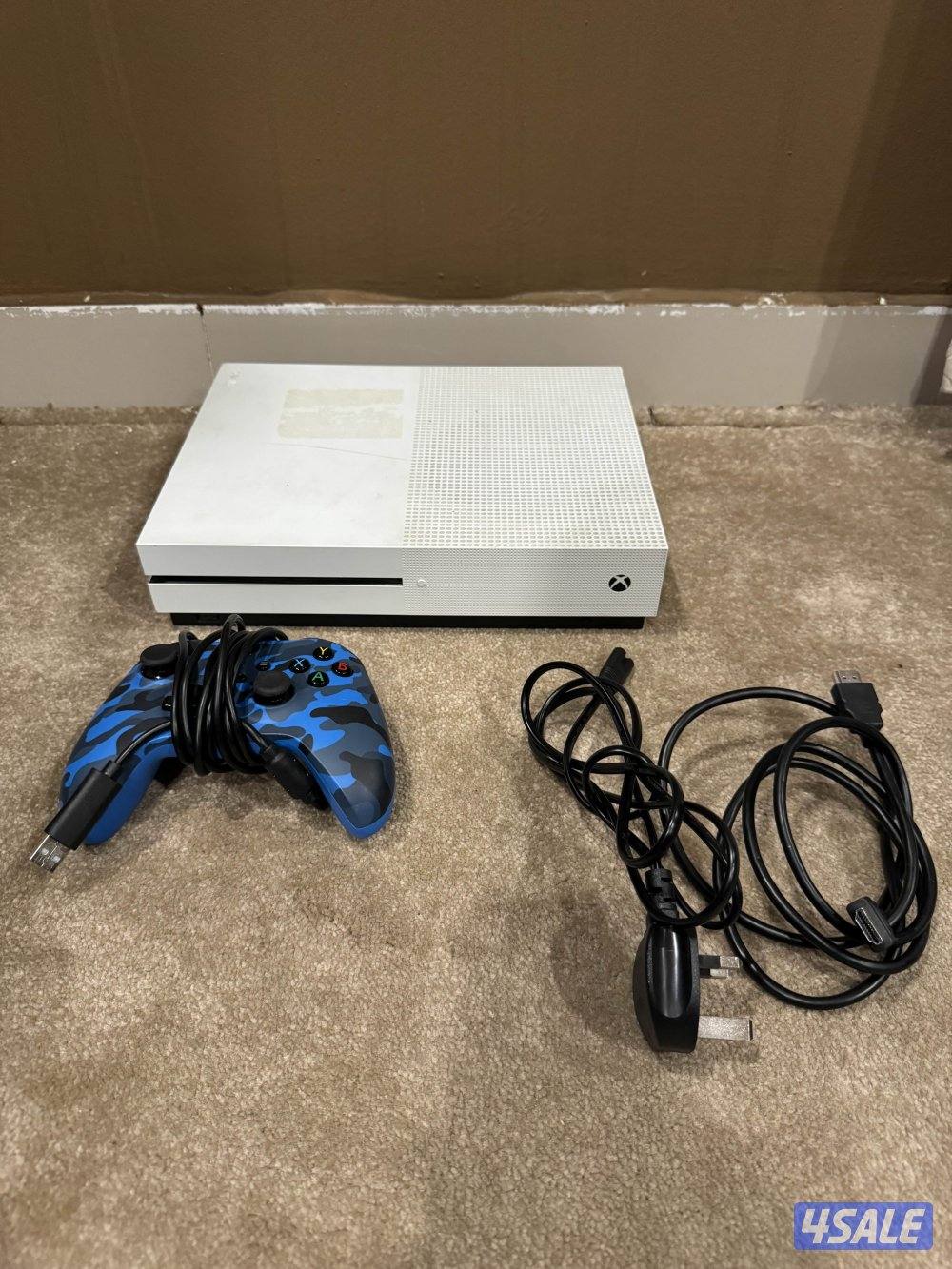 Xbox one s (500gb) great condition0