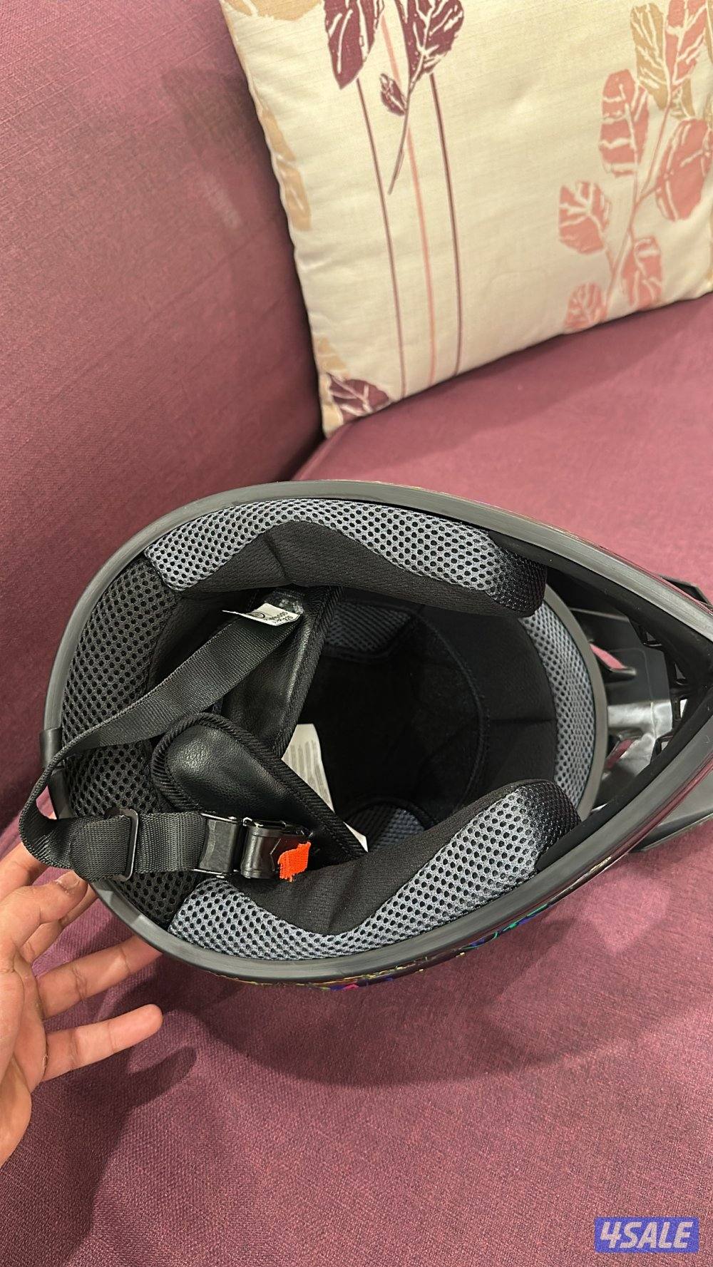 للبيع خوذه جديدة3