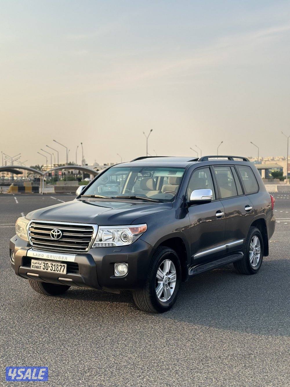 لاند كروزر GXR مديل 2014 عداد 4301