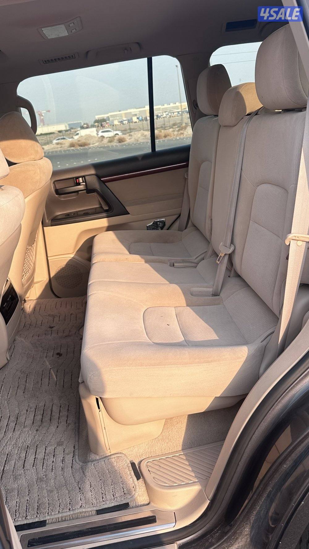 لاند كروزر GXR مديل 2014 عداد 4306