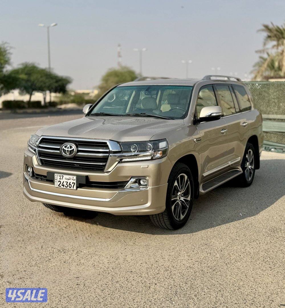 لاندكروزر 2020 عداد 58 جراند تورنق1