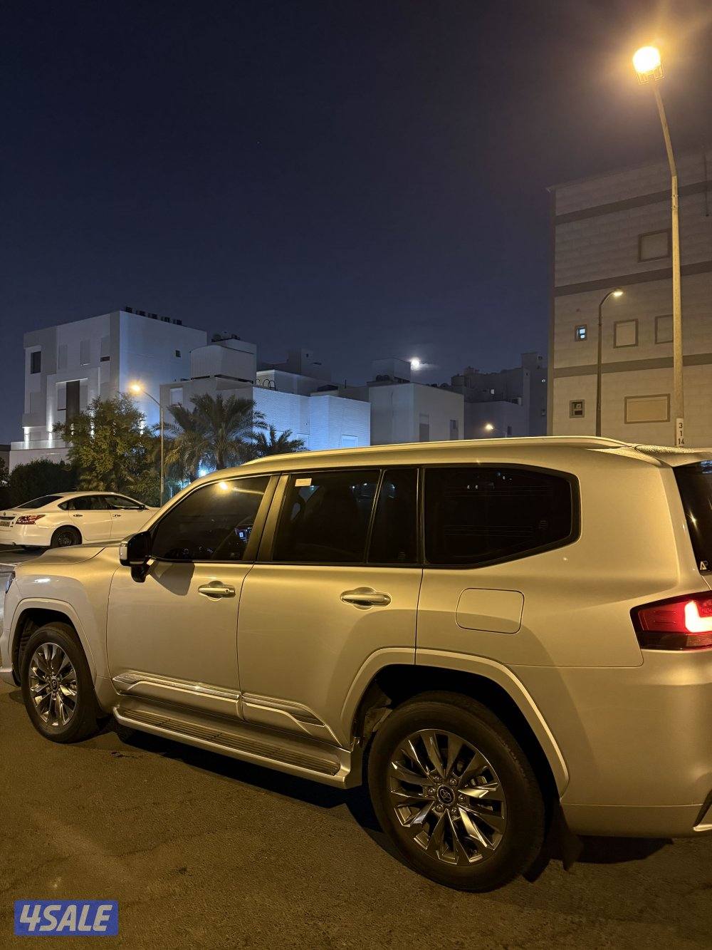 لاند كروزر موديل 2023 Aero s twin turbo6