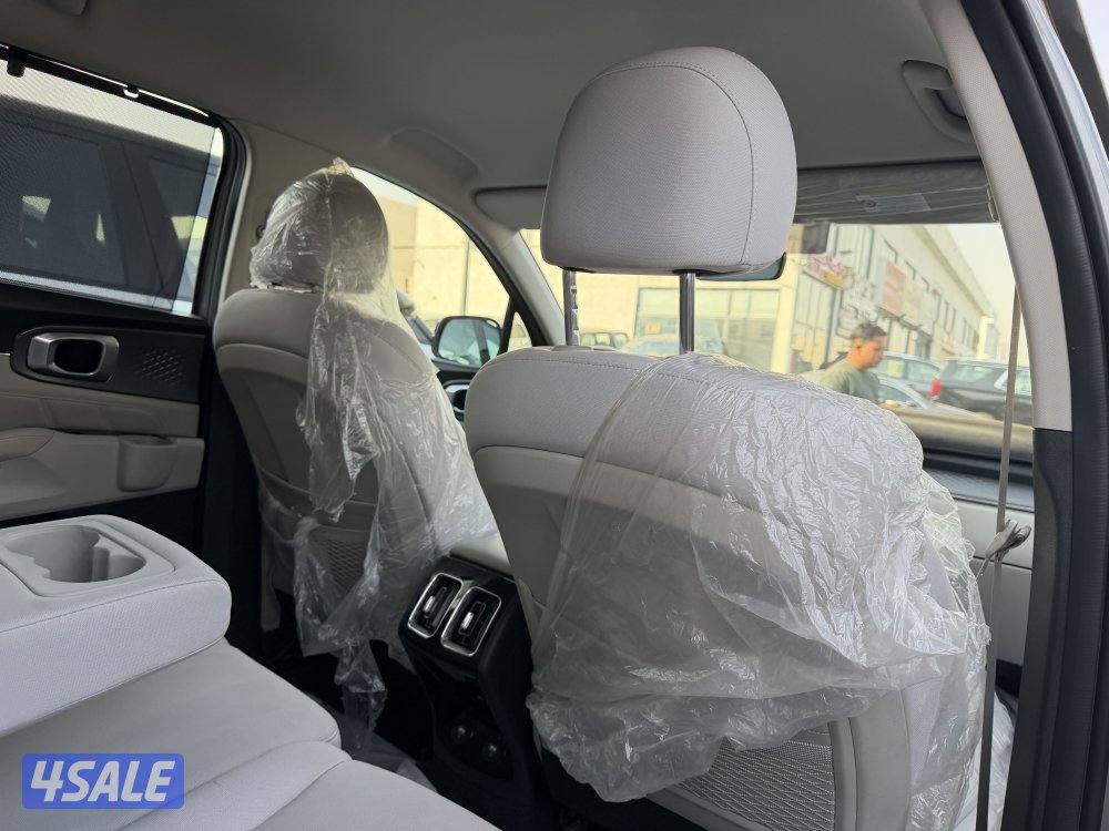 كيا سورينتو موديل 2023 عداد 30 الف تحت الكفاله صبغ الوكاله شرط الفحص7