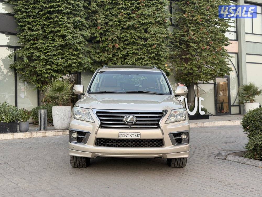 لكزس LX570 الدرجة الاولى موديل 2015 عداد قليل 190 الف كم بحالة وكاله5