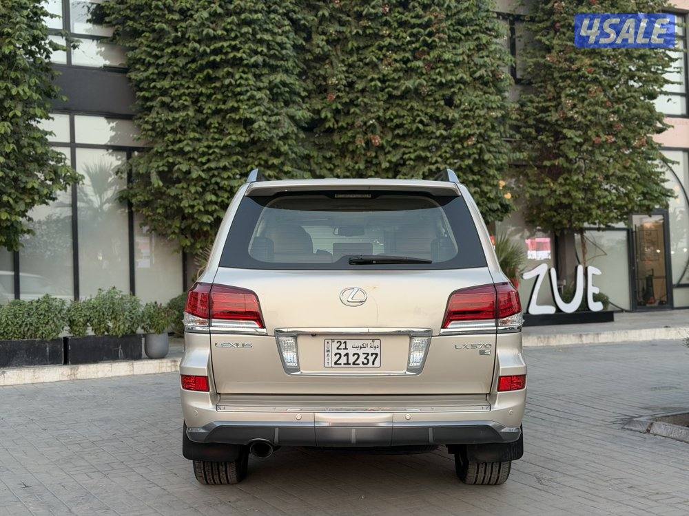 لكزس LX570 الدرجة الاولى موديل 2015 عداد قليل 190 الف كم بحالة وكاله7