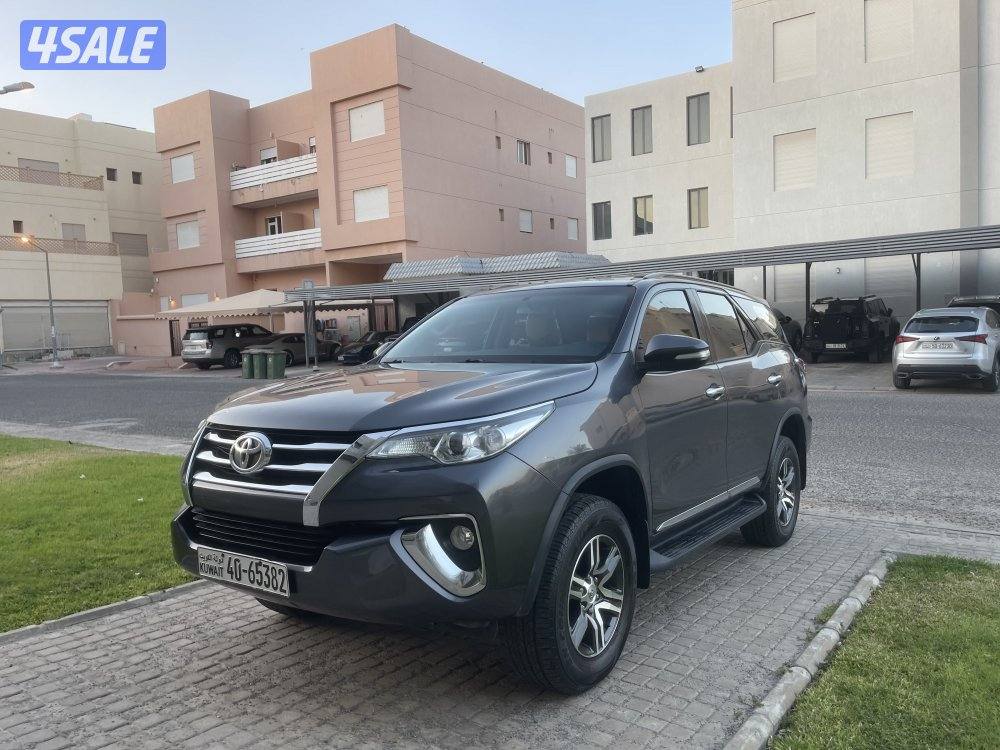 فورتنر (( 6 سلندر دبل قير )) صبغ الوكاله موديل 2016 الساير عداد 1740