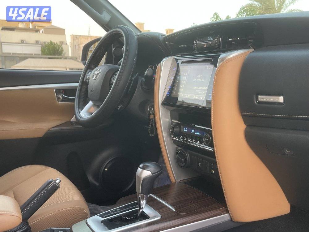 فورتنر (( 6 سلندر دبل قير )) صبغ الوكاله موديل 2016 الساير عداد 1741