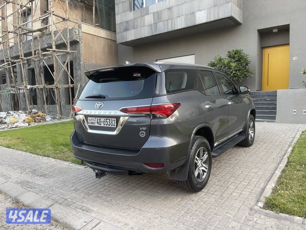 فورتنر (( 6 سلندر دبل قير )) صبغ الوكاله موديل 2016 الساير عداد 1742