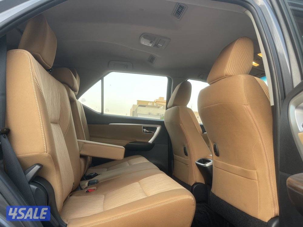 فورتنر (( 6 سلندر دبل قير )) صبغ الوكاله موديل 2016 الساير عداد 1749