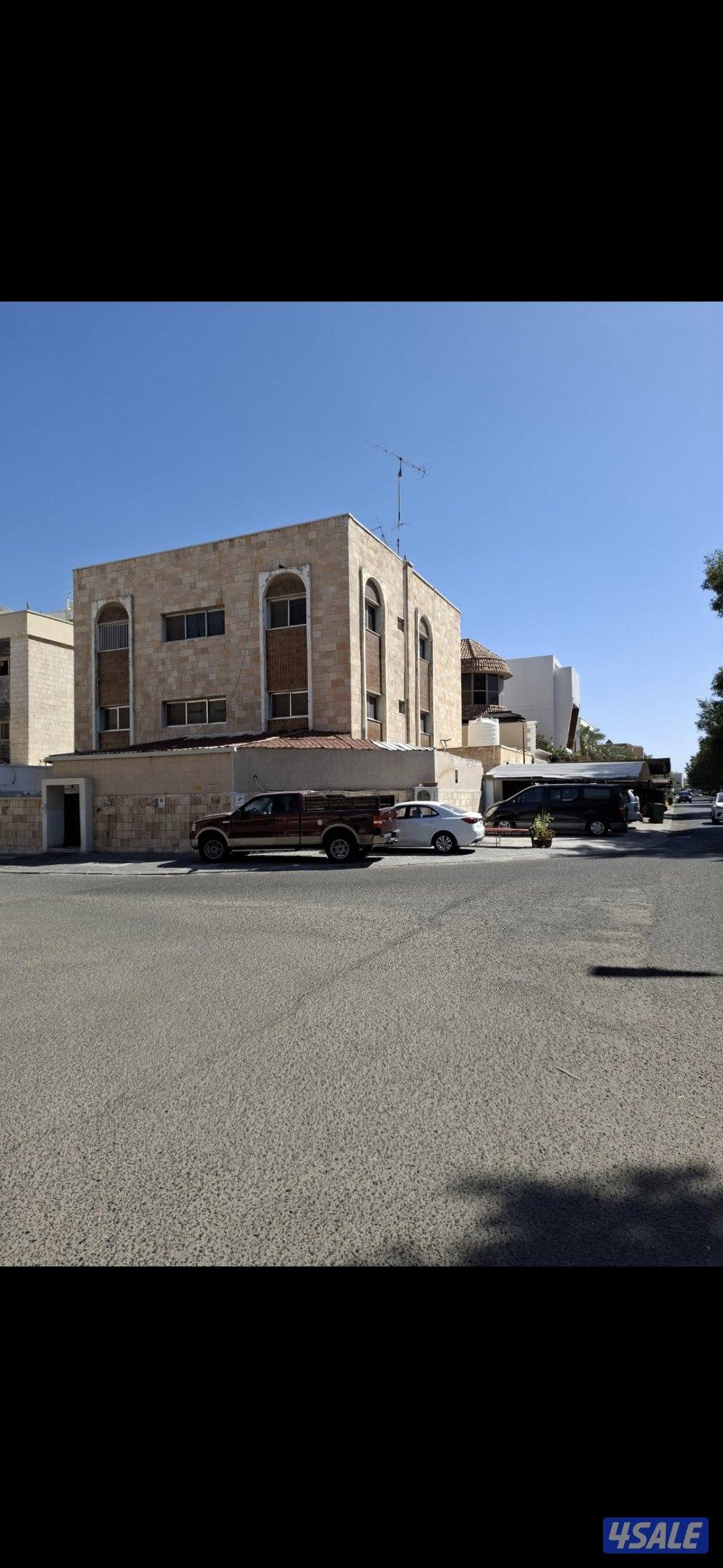 للبيع بيت موقع في الجابريه0