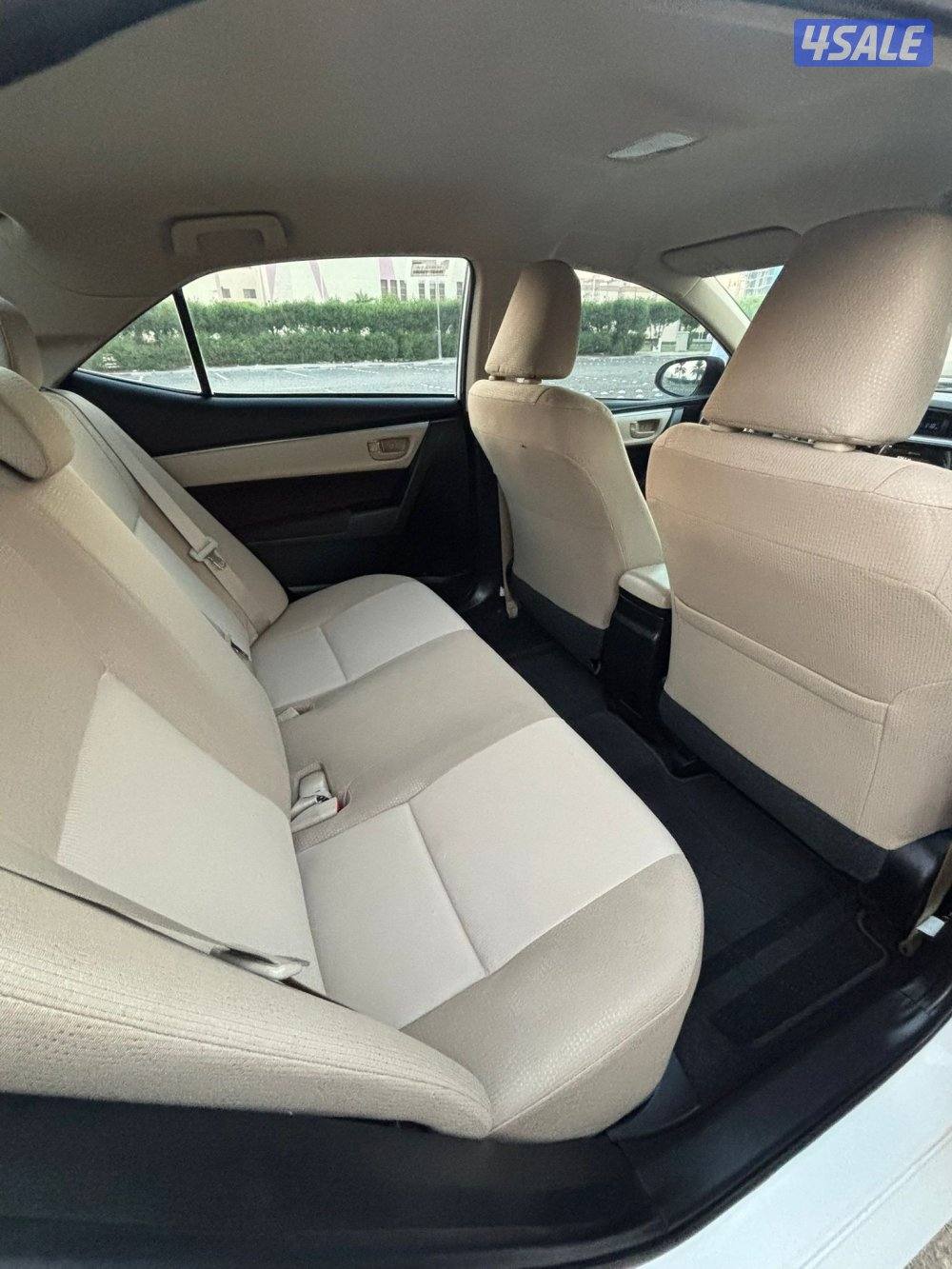 للبيع كورولا 2015 ممشى ٦٠ الف5