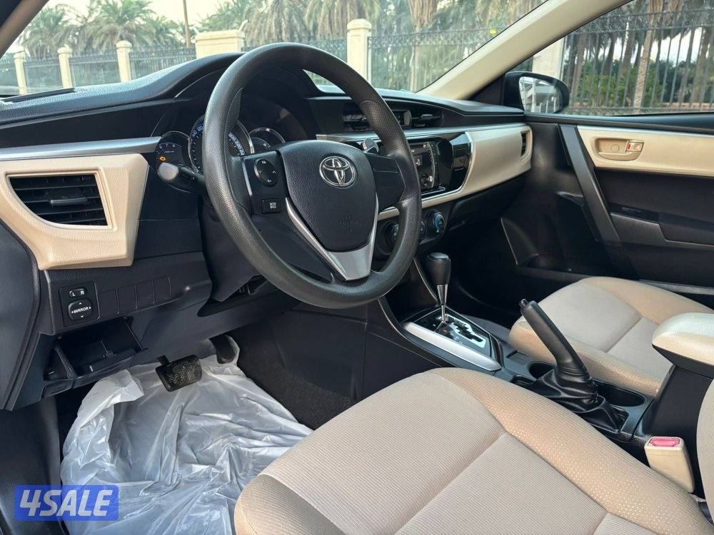 للبيع كورولا 2015 ممشى ٦٠ الف6