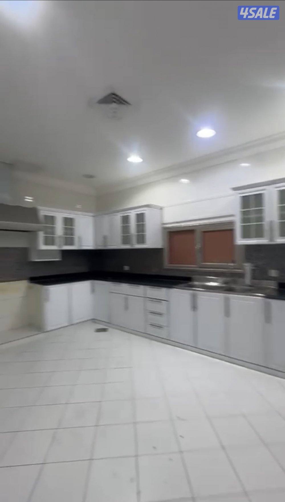 للايجار دور اول في المسايل ق4 مساحات كبيرة3