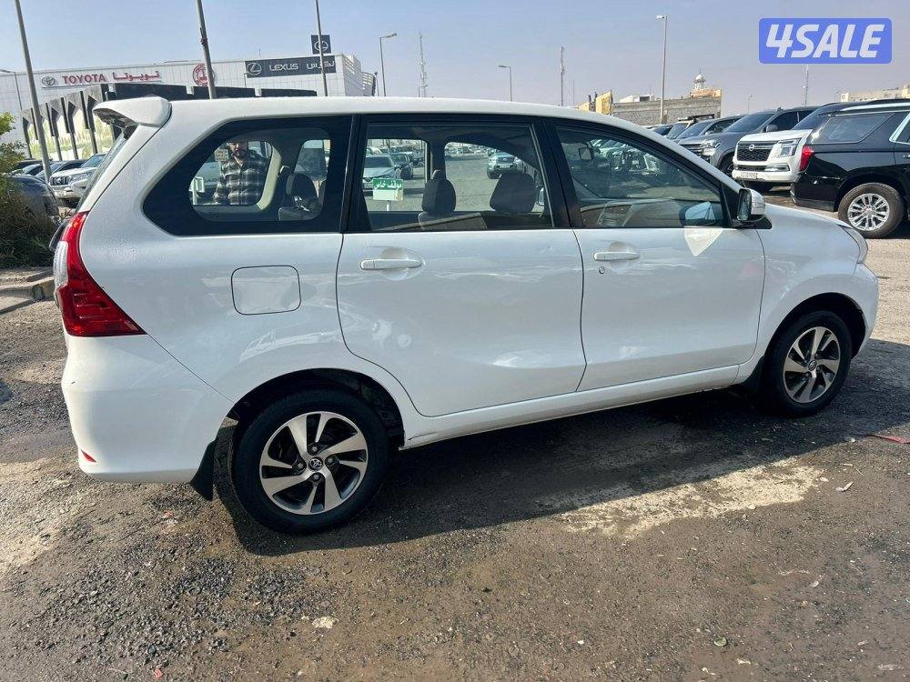 تويوتا افانزا موديل 20163