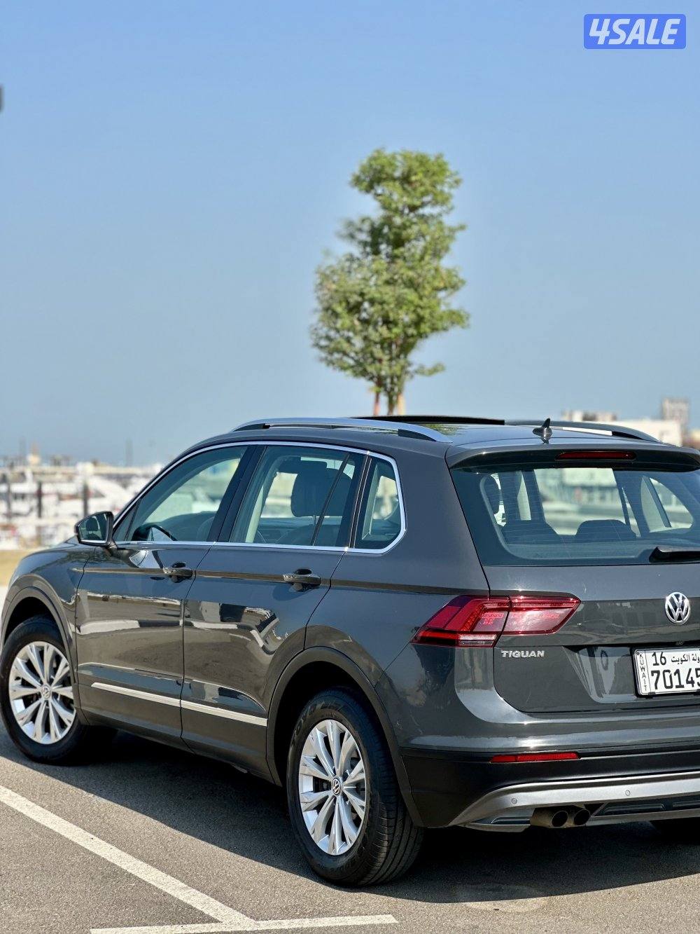 للبيع تيجوان موديل ٢٠١٩ ماشي ٨٠ الف الفل سيرفسات وكاله4