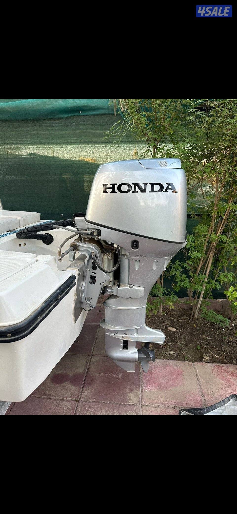 للبيع طراد الجريوي ١٣ قدم فيبر جلاس موديل ٢٠٢٤ وماكينه هوندا 30 حصان1