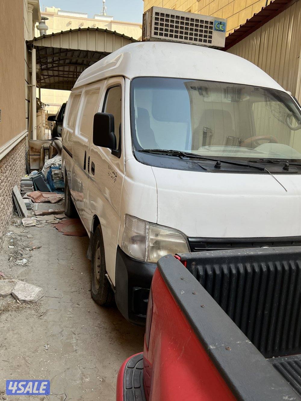 باص أورفان سقف عالي موديل 20021