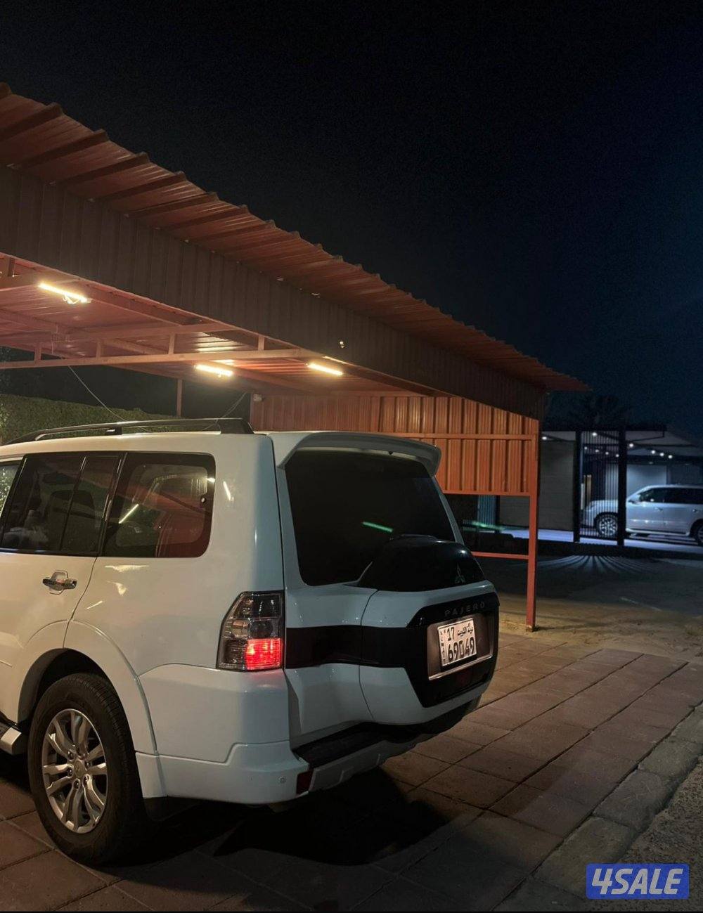 باجيرو 2020 ماشي ٢٥٠٠٠ ألون ابيضّ بحاله ممتازه7