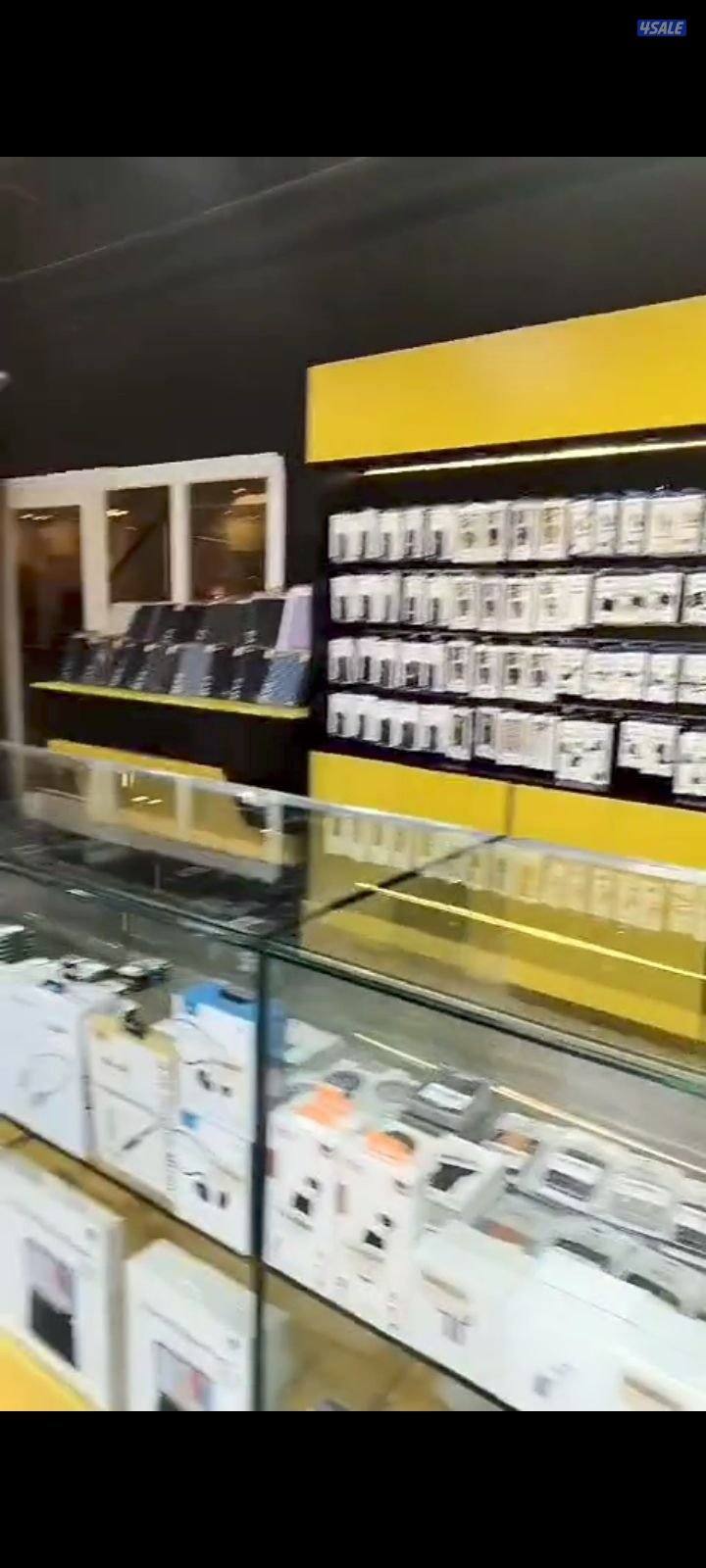 للايجار محل بمجمع راقي بحولي1