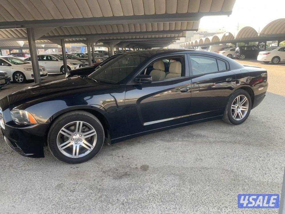 للبيع دودج شارجر ٦سلندر موديل ٢٠١٤4