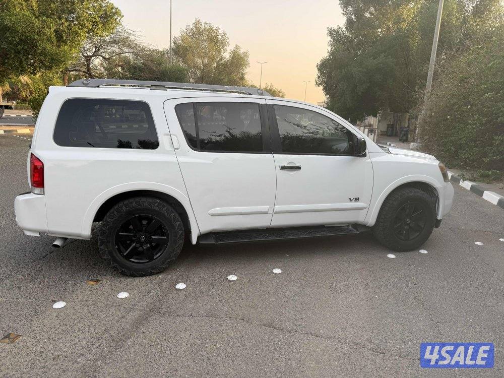 Nissan armada6