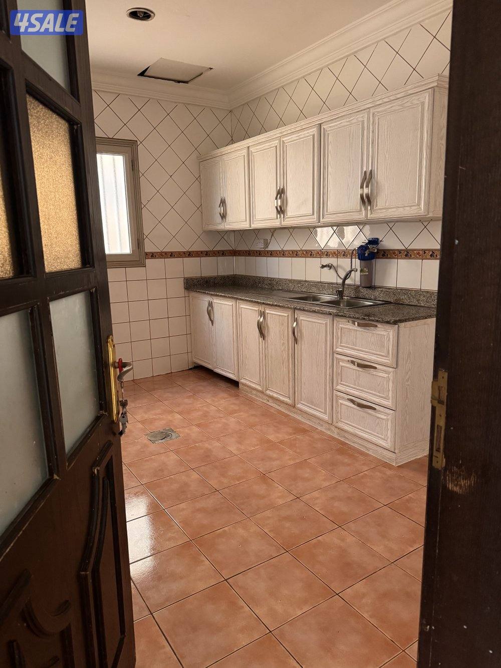 للايجار شقه 3 غرف1