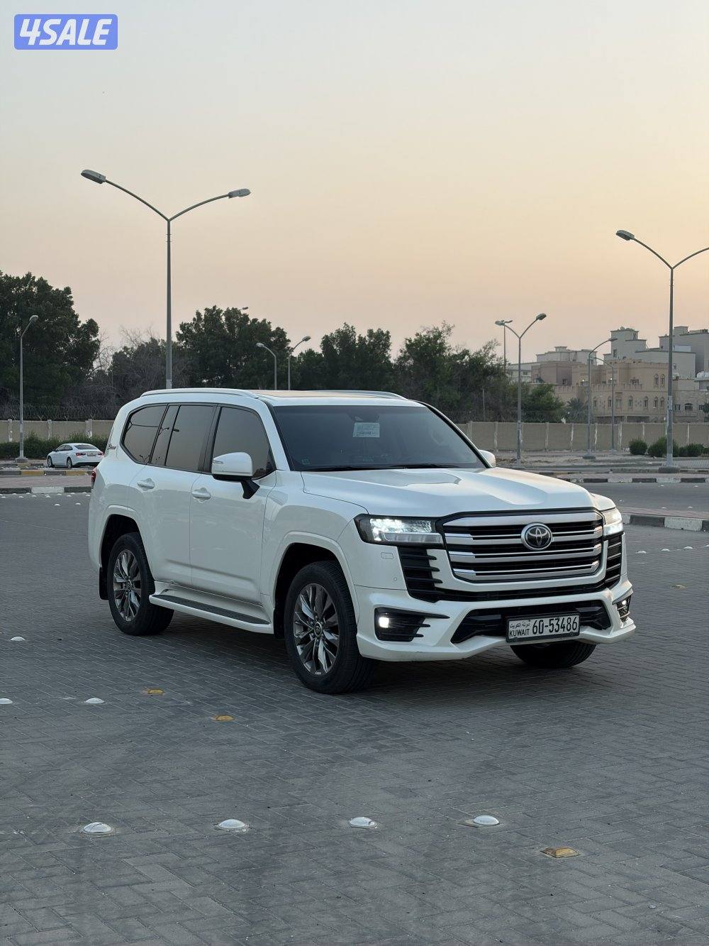 لاندكروزر ايرو اس توين تيربو1