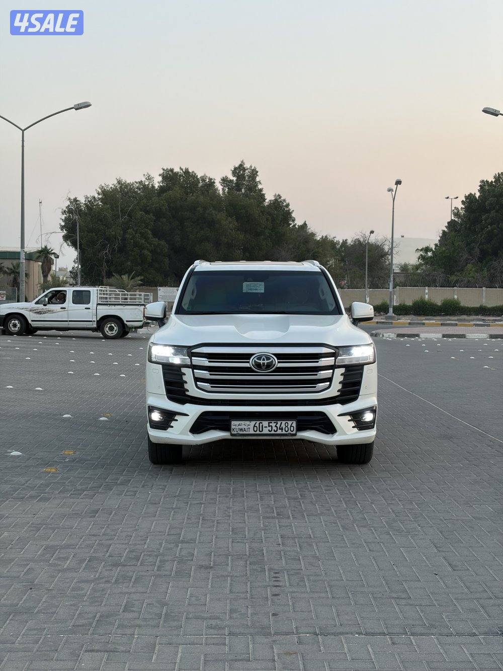 لاندكروزر ايرو اس توين تيربو2