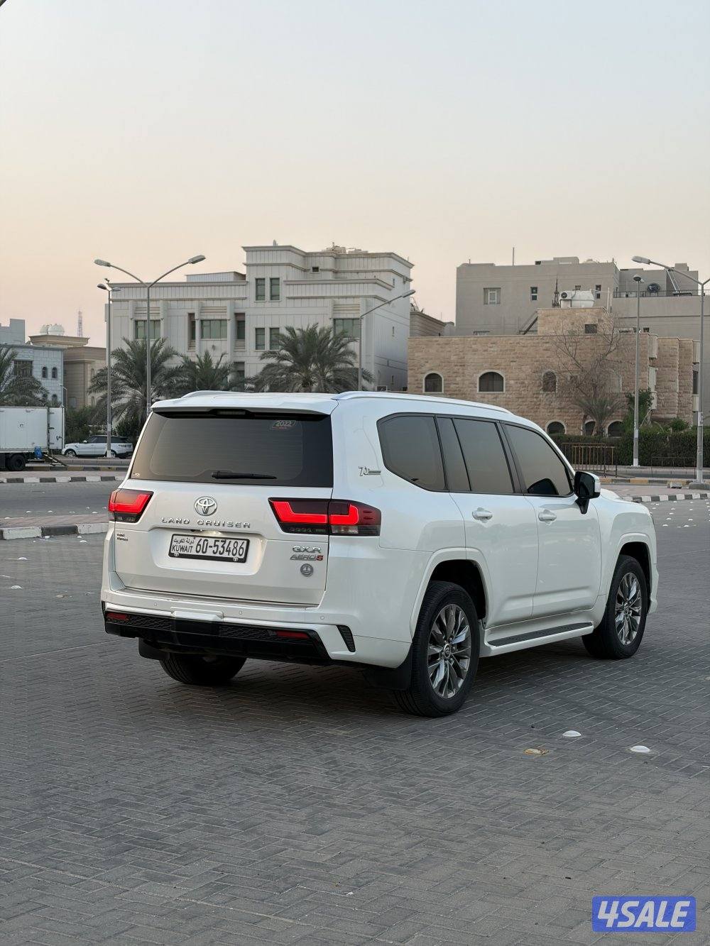لاندكروزر ايرو اس توين تيربو3