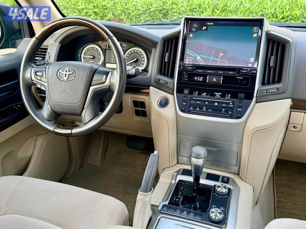 للبيع لاند كروزر GXR موديل 2021 صبغ الوكاله ماشي 72 ألف المالك الأول9