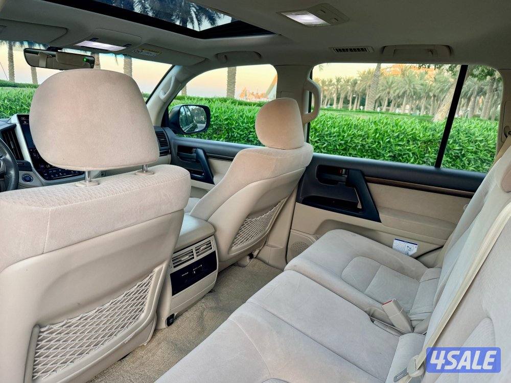 للبيع لاند كروزر GXR موديل 2021 صبغ الوكاله ماشي 72 ألف المالك الأول10