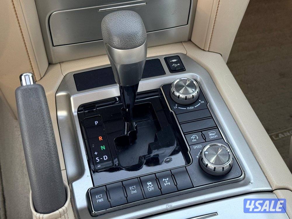 للبيع لاند كروزر GXR موديل 2021 صبغ الوكاله ماشي 72 ألف المالك الأول14