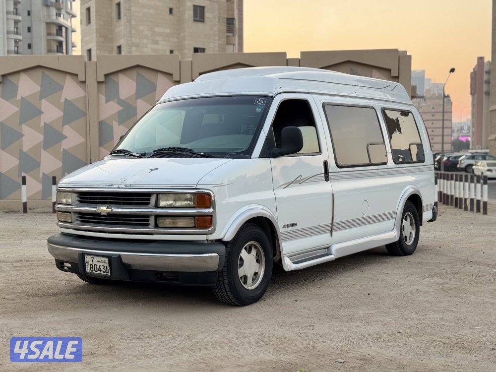 للبيع شفر فان موديل 2000 مجهز لذوي الإحتياجات الخاصه ماشي 109 ألف0