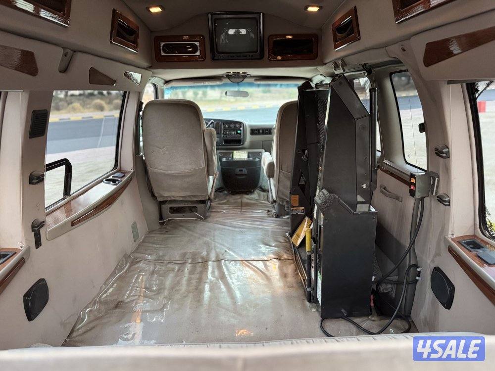 للبيع شفر فان موديل 2000 مجهز لذوي الإحتياجات الخاصه ماشي 109 ألف9