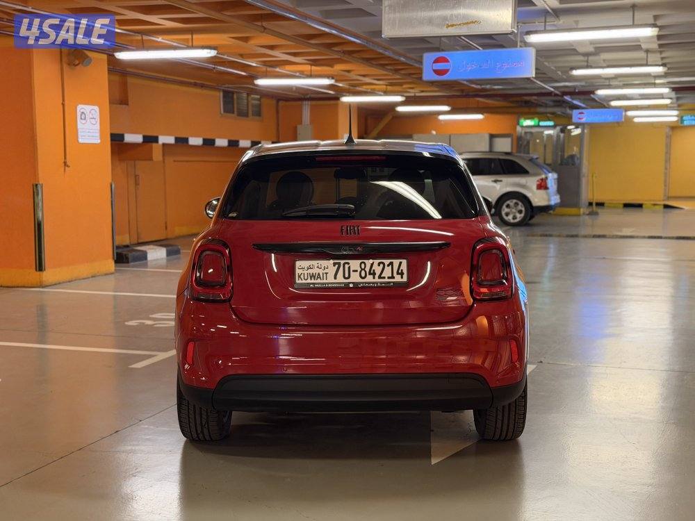 فيات 500X موديل 2023 عداد قليل 55 الف بحالة الوكاله بلاك اديشن8