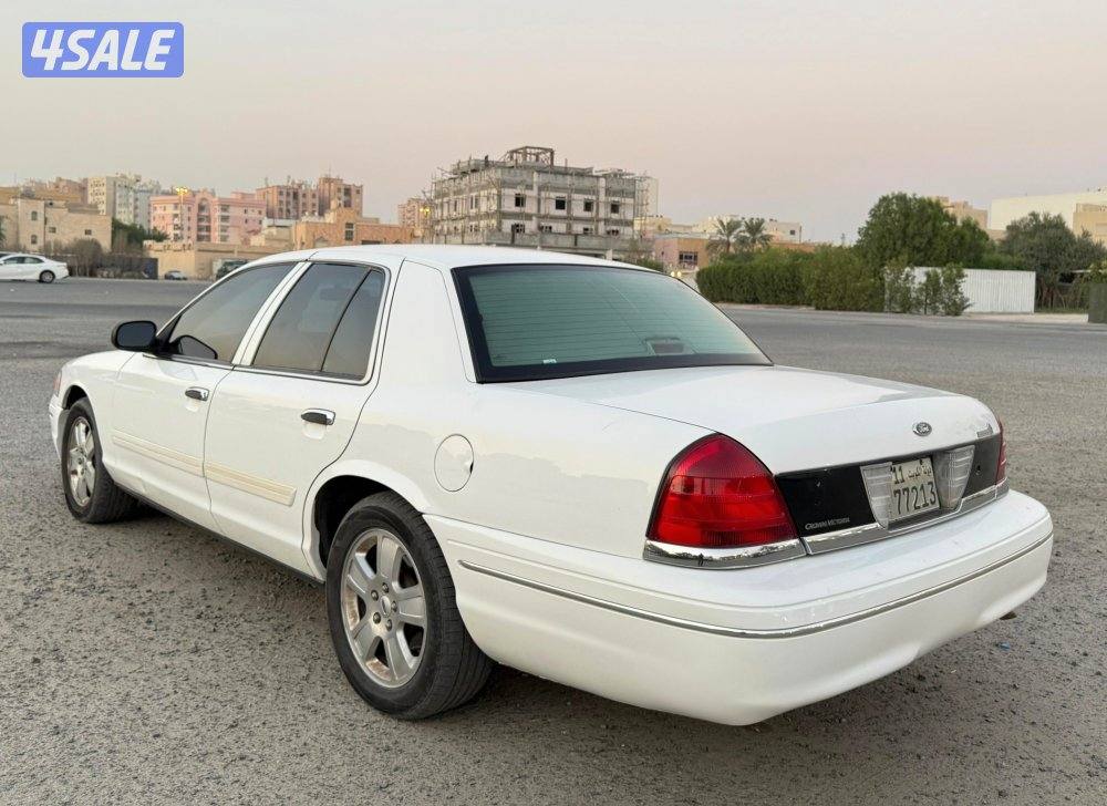 بحالة ممتازة جدا فورد كراون فكتوريا 2012 الوزان صبغ الوكالة عدا قطعة3