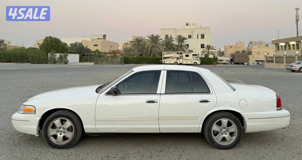 بحالة ممتازة جدا فورد كراون فكتوريا 2012 الوزان صبغ الوكالة عدا قطعة7