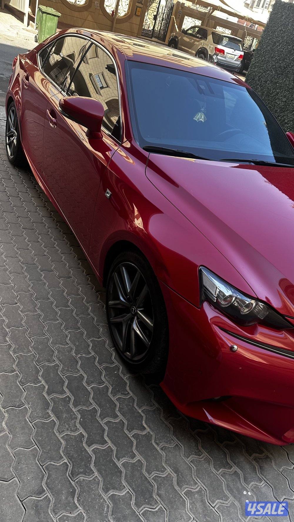 لكزس سبورت is350  بحالة ممتازة 20162