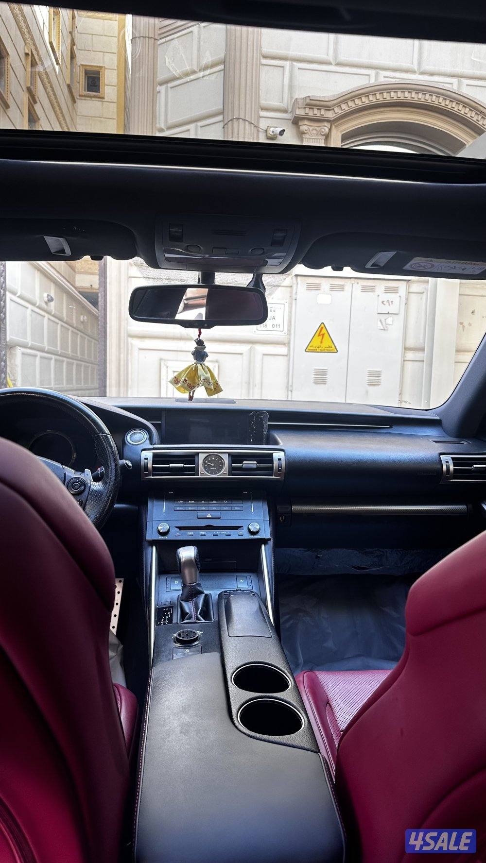 لكزس سبورت is350  بحالة ممتازة 20163