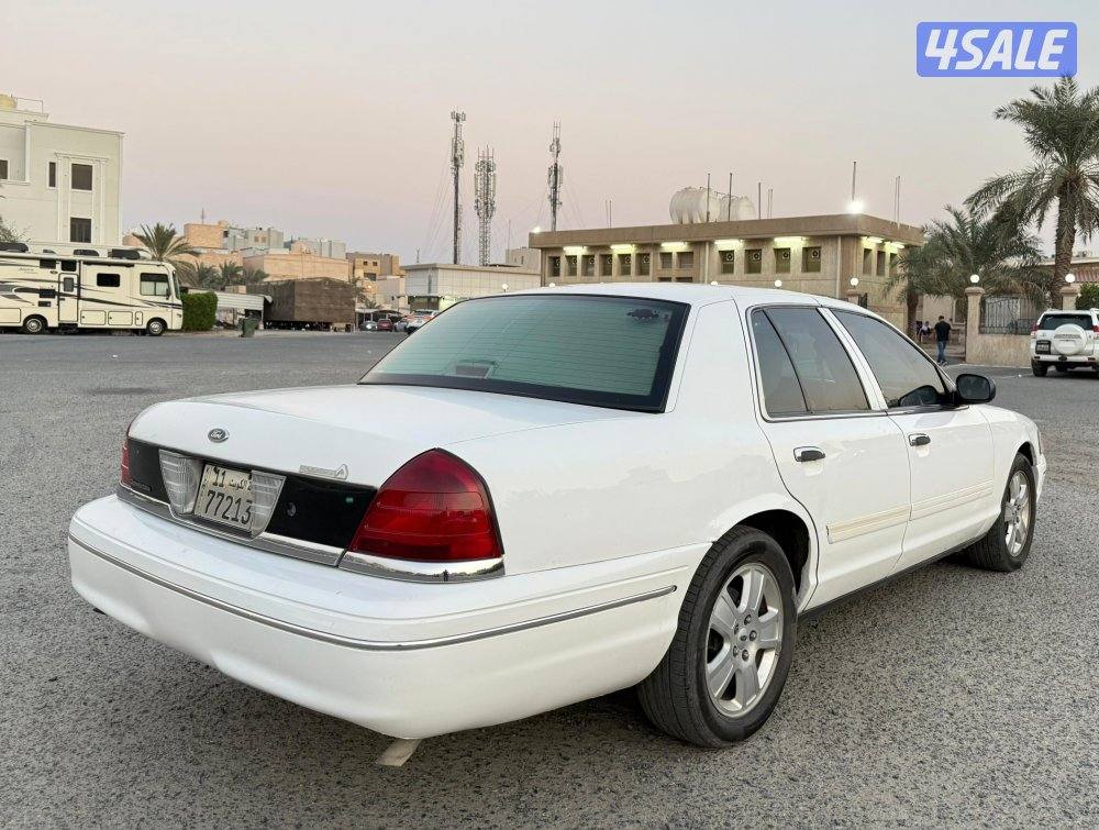 بحالة ممتازة جدا فورد كراون فكتوريا 2012 الوزان صبغ الوكالة عدا قطعة5