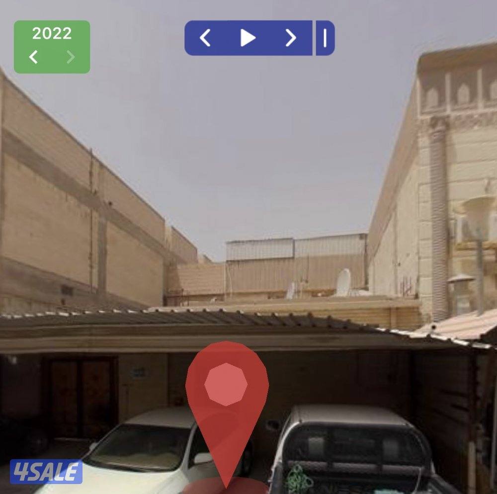 للبيع بيت الاحمدي مساحه 256م شارع واحد بسعر 170الف دك0