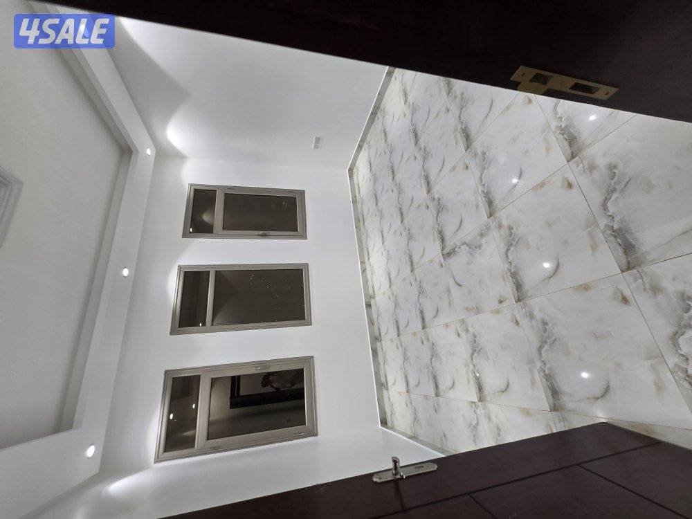 لايجار شقق غرب عبدالله مبارك لا مانع من مطلقه او ارمله  ويوجد جنوب2