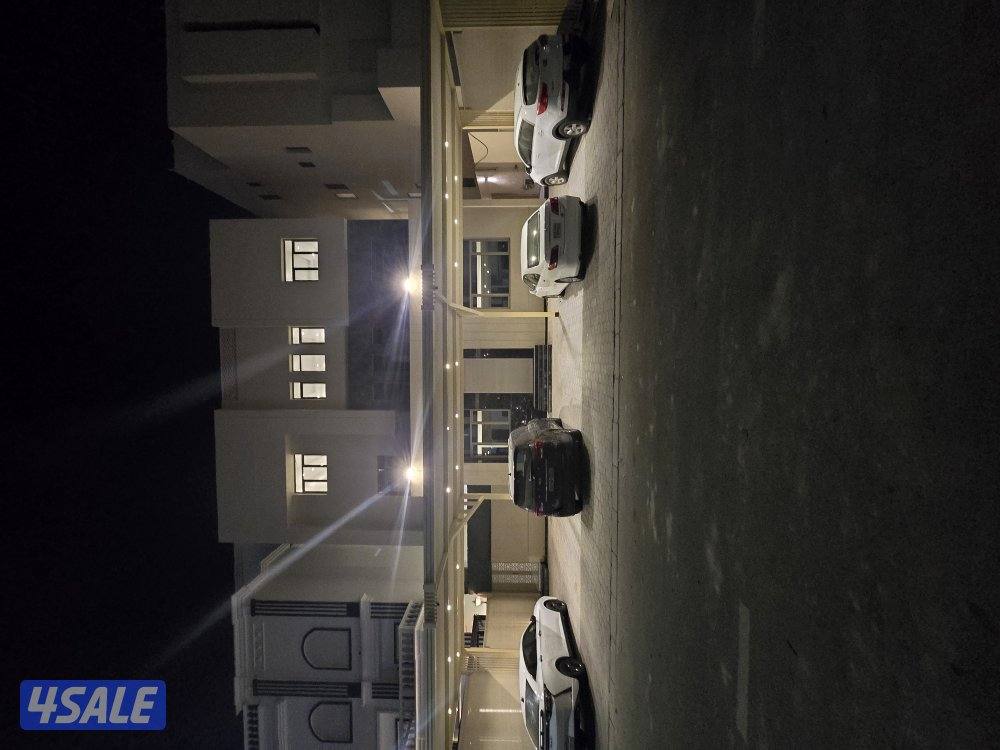 لايجار شقق غرب عبدالله مبارك لا مانع من مطلقه او ارمله  ويوجد جنوب4