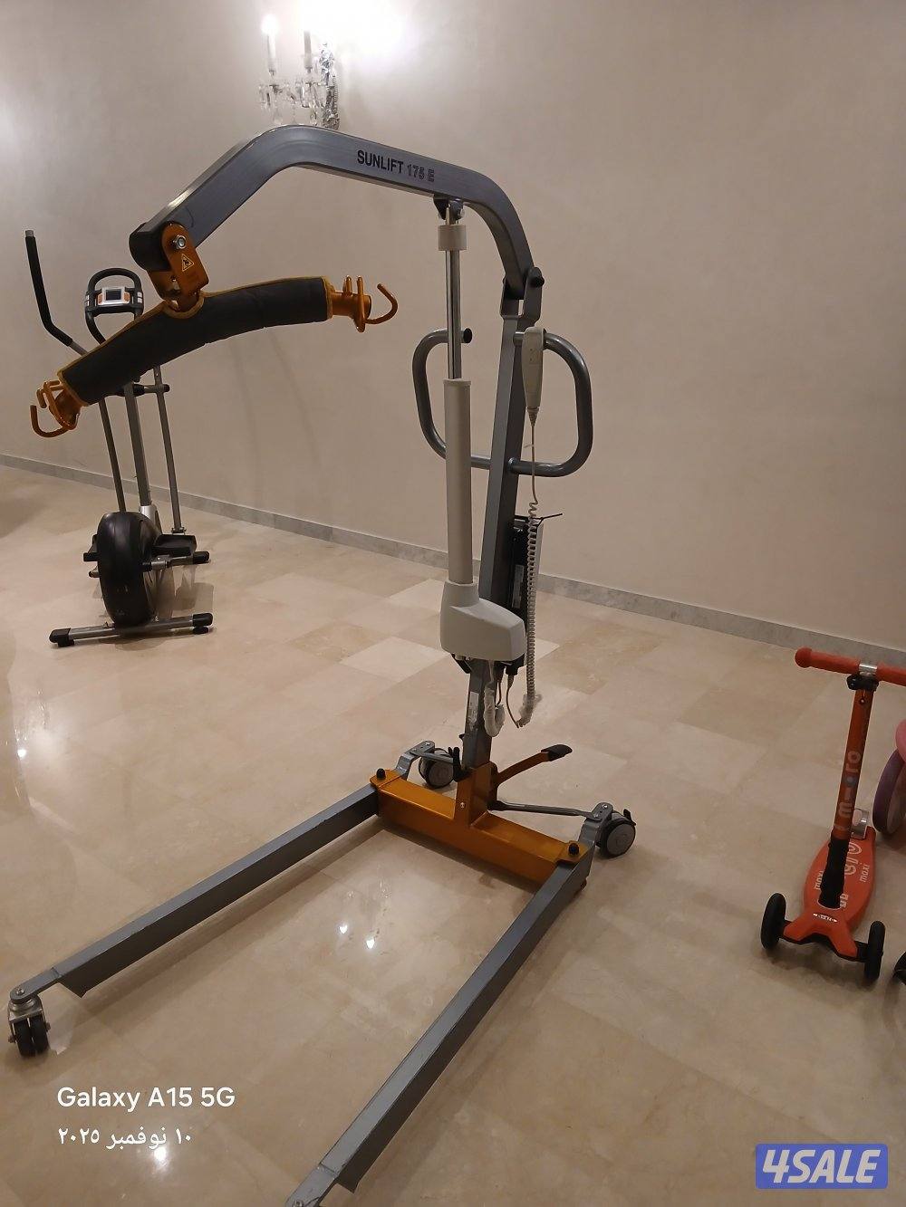 للبيع جهاز رافعة للمعاقين وكبار السن0