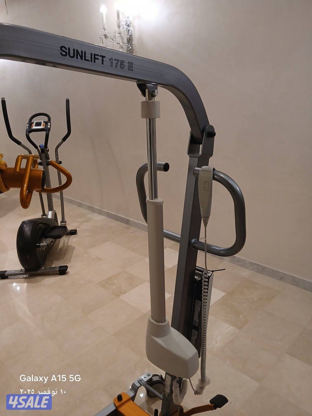 للبيع جهاز رافعة للمعاقين وكبار السن1