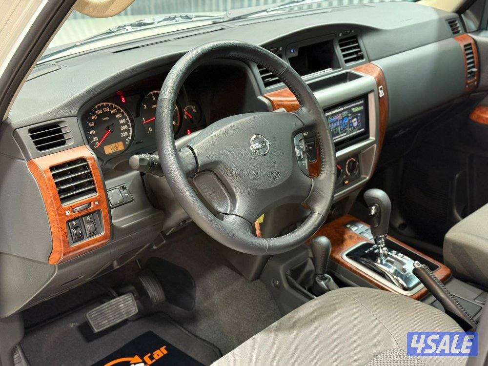 Nissan safari4